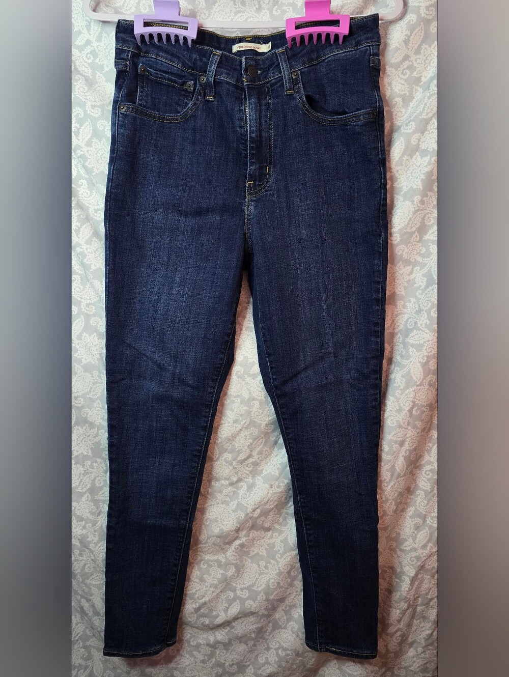 Levi's 721 High Rise Skinny Jeans 30w  28L . Excellent Condition.